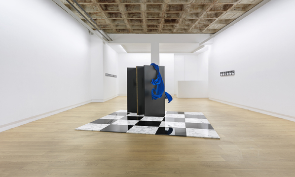 Lili Dujourie, Jeux de dames, installation view,  Michael Janssen Berlin, May 3 - June 21, 2014