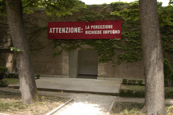 Antoni Muntadas, On Translation: Warning 1999, 51ª Venice Biennale, 2005, Ph. Claudio Franzini Antoni Muntadas, On Translation: Warning 1999, 51ª Venice Biennale, 2005, Ph. Claudio Franzini